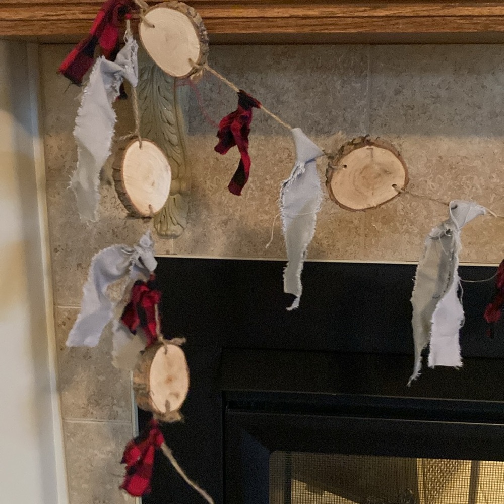 NEW Handmade 6 ft wood slice garland, Buffalo plaid, rustic